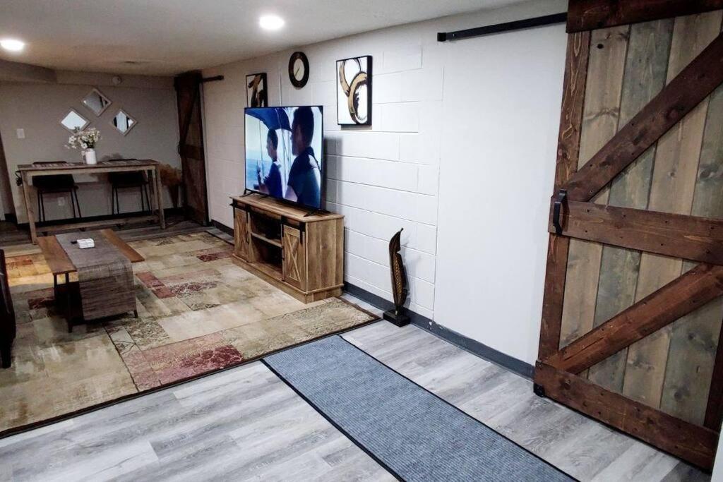 Spacious Suite Close To Downtown Indy/ King Bed Indianapolis Eksteriør bilde
